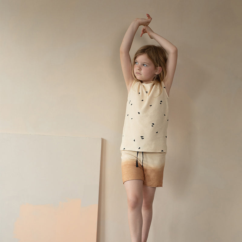 Phil & Phae Kinder Dip Dye Shorts Beige/ Rostrot Bio-Baumwolle bei Yay Kids