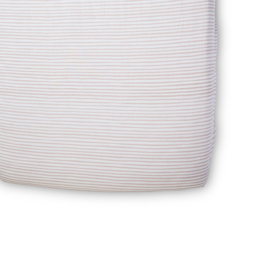 Pehr Babybett Fixleintuch Rosa Weiss gestreift 70 x 140 cm bei Yay Kids