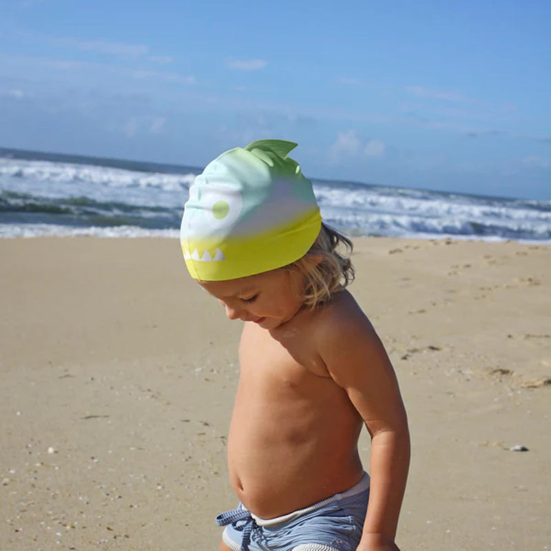 Sunnylife Kinder Badekappe Shark Tribe Khaki Ombre bei Yay Kids