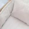 Suuky Baby Moses Basket mit weisser Ausstattung bei Yay Kids