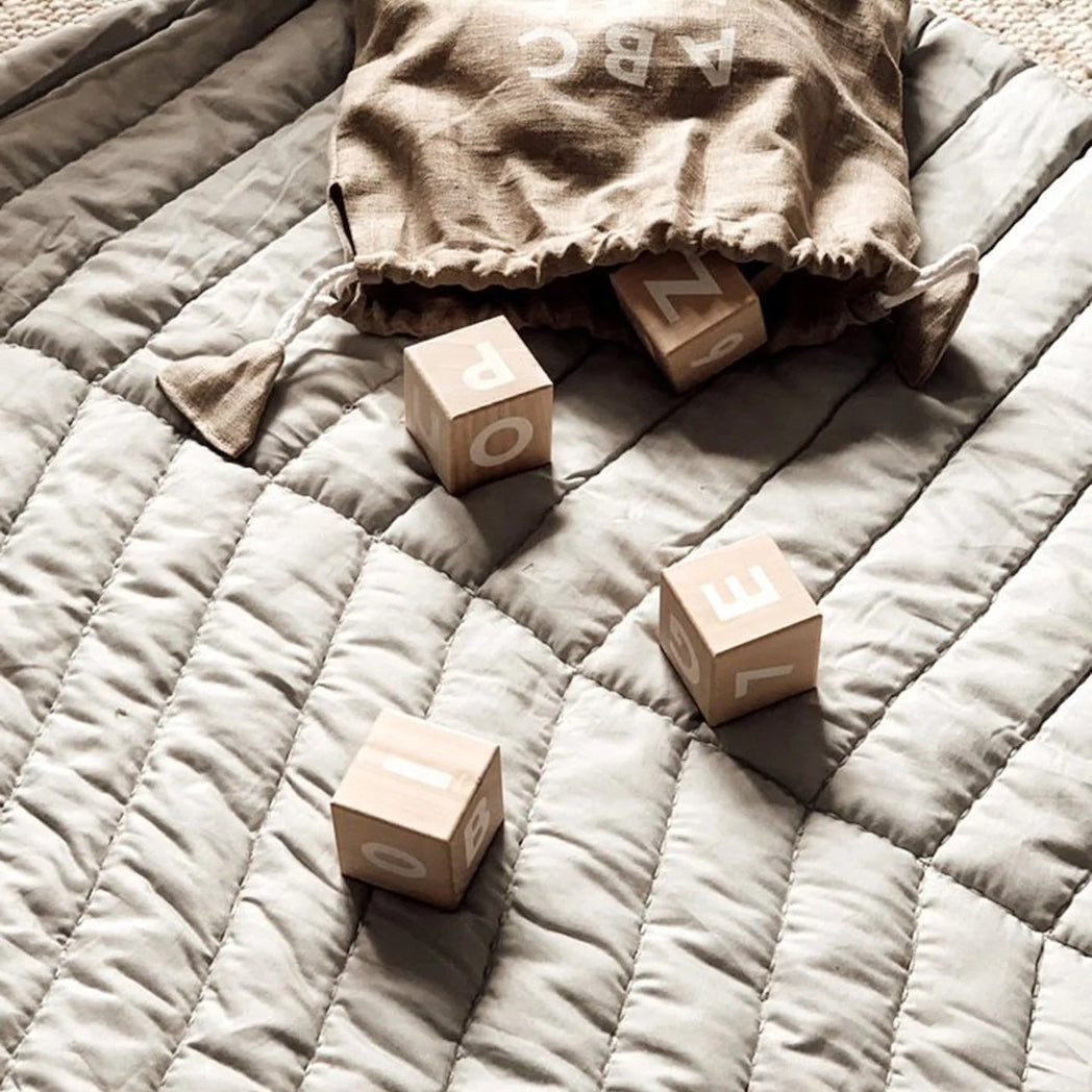 Toddlekind Baby Organic Leaf Mat Stone bei Yay Kids