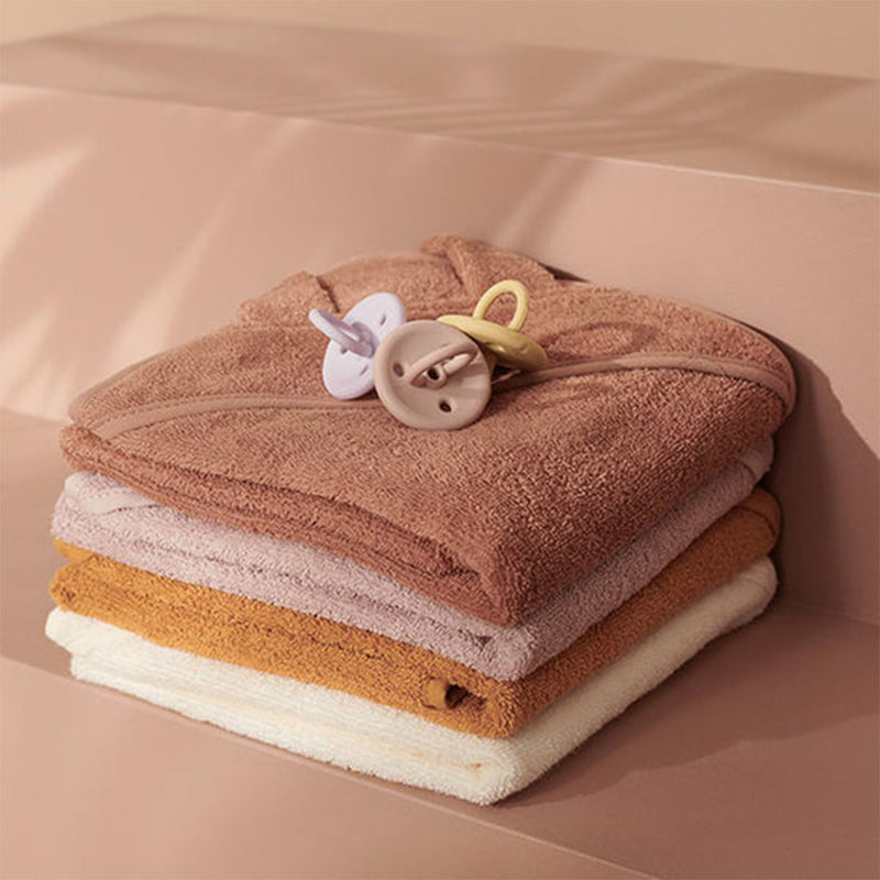 Liewood Kinder Badetuch mit Kapuze Augusta Katze Light Lavender bei Yay Kids