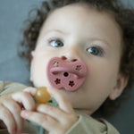 Hevea Baby Nuggi aus Naturkautschuk Cottage Baby Blush Round 3-36M bei Yay Kids